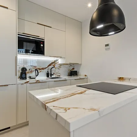 La Luna 0e By Ivi Real Estate *