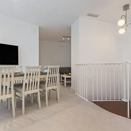 La Luna 0e By Ivi Real Estate *